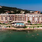 Royal Bay & Aqua Park מלון