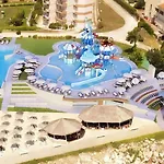 Royal Bay & Aqua Park מלון