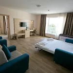 Royal Bay & Aqua Park מלון