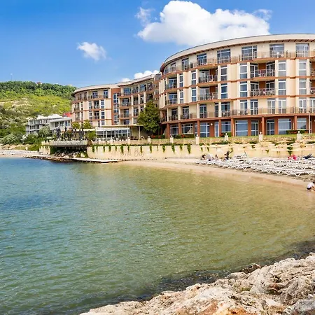 Royal Bay & Aqua Park 호텔 발치크