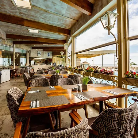 Royal Bay Hotel