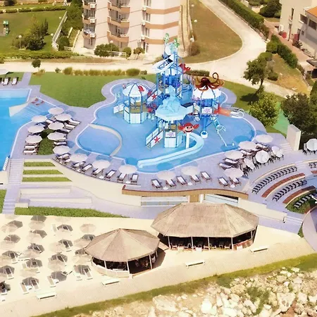 Royal Bay & Aqua Park Хотел