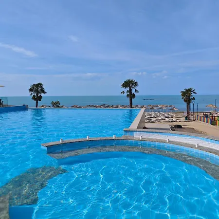 Royal Bay & Aqua Park 호텔 발치크