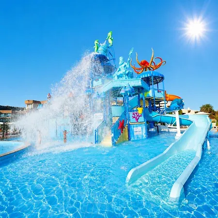 Royal Bay & Aqua Park