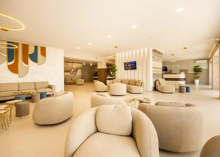 Royal Bay & Aqua Park מלון