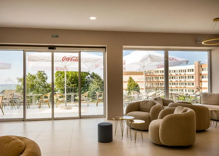 Royal Bay & Aqua Park 4* בלצ'יק