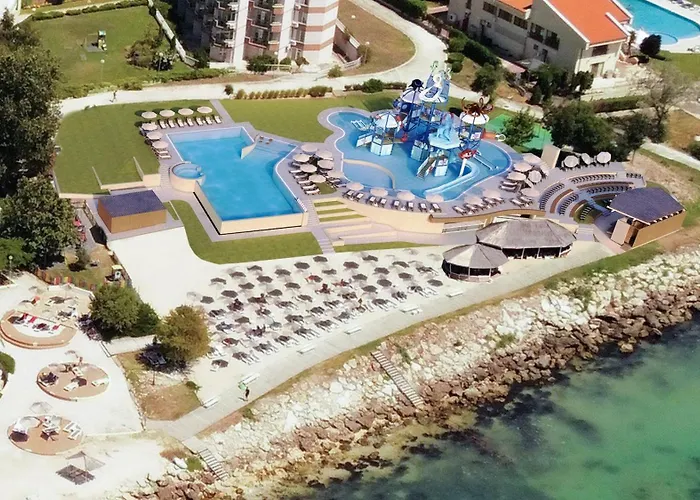 Royal Bay & Aqua Park מלון