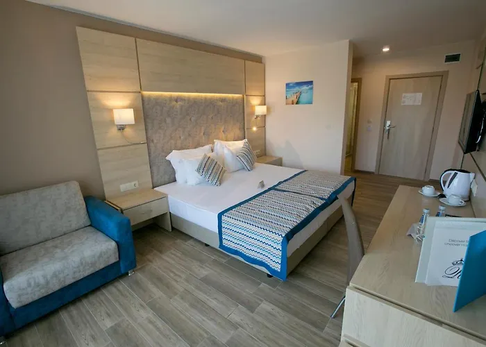 Royal Bay & Aqua Park מלון 4*